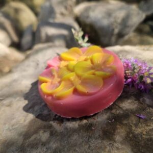 סבון גליצרין עם ריח של תות