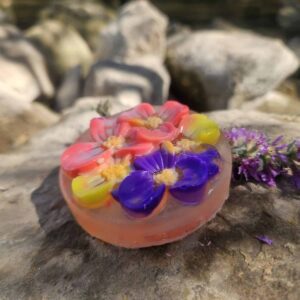 סבון גליצרין עם ריח לוטוס