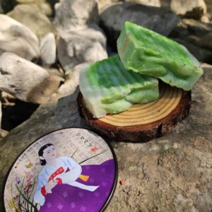 סבון חמאת מנגו , שמן גזר , רוזמרין 