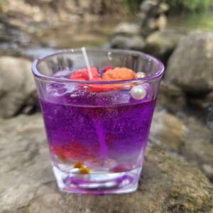 נר ג'ל עם ריח של דובדבן שחור