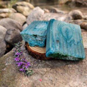 סבון מחימר ירוק ושמן אבוקדו ואקליפטוס