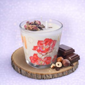 נר עם ריח של שוקולד עם אגוזים